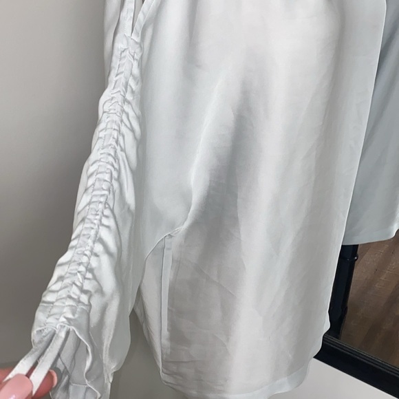 MICHAEL KORS SILKY BLOUSE OFF THE SHOULDER LEATHER adj.STRAPS ROUCHING SLEEVES - Picture 5 of 12